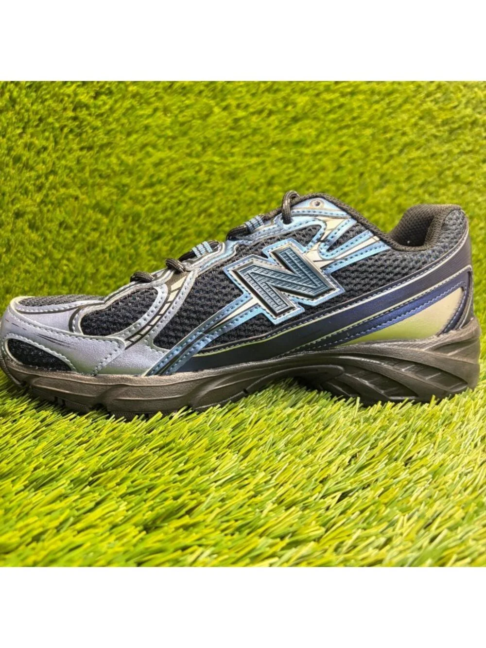 New Balance 740 Boys Size 5.5Y Blue Black Silver Athletic Running Shoes Sneakers